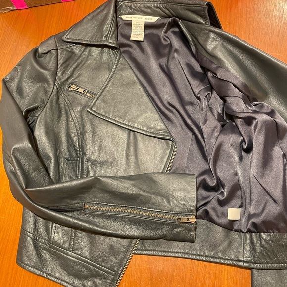 Dianne von Furstenberg cropped soft leather jacket. - Picture 5 of 10